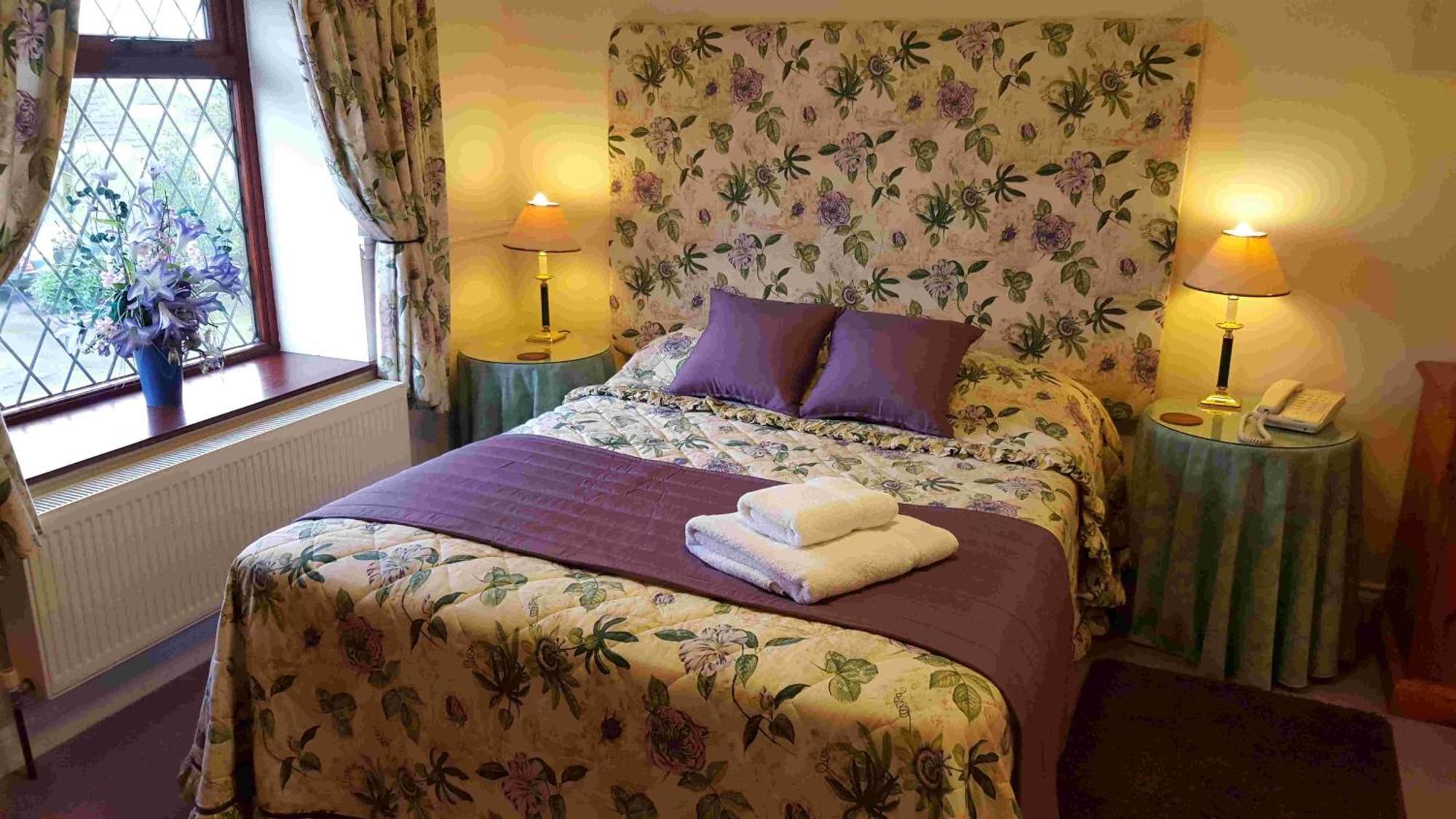 Hotel Oyo The Walnut Tree West Camel Exteriér fotografie