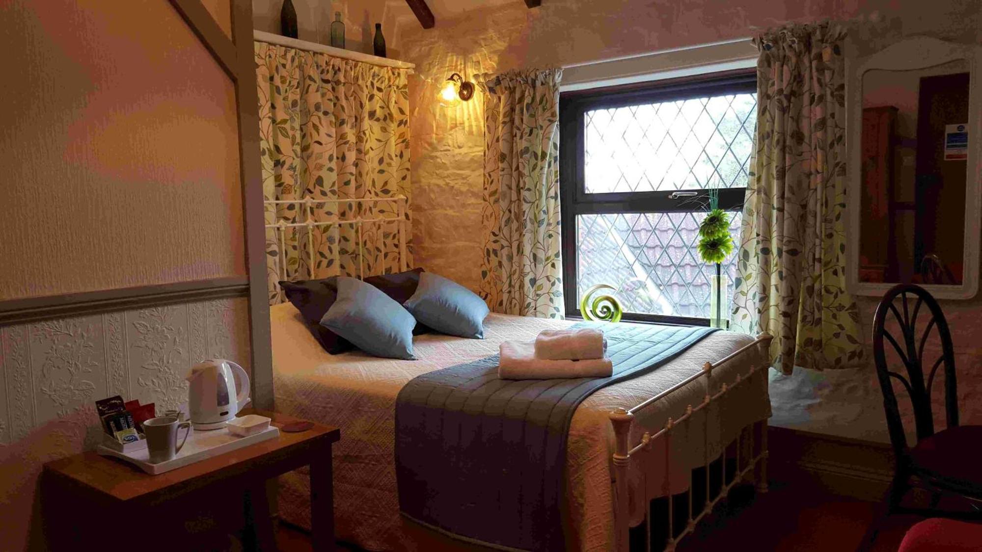 Hotel Oyo The Walnut Tree West Camel Exteriér fotografie