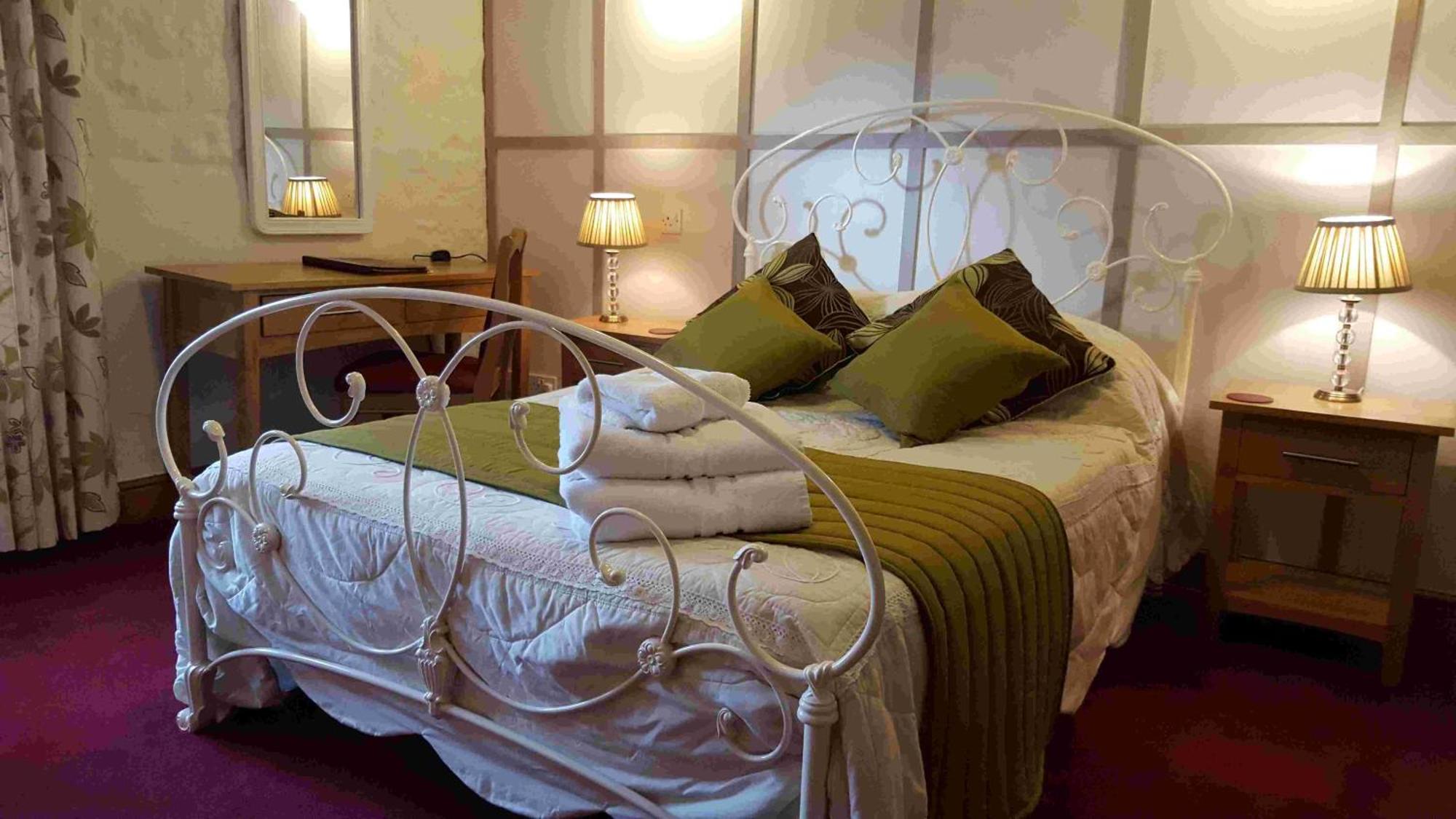 Hotel Oyo The Walnut Tree West Camel Exteriér fotografie